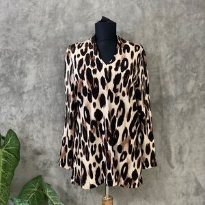Chico's Polished Animal Print Long Sleeve Top Pima Cotton Sz M Petite Leopard
